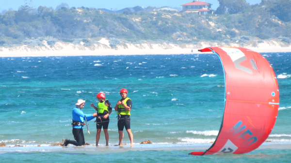kitesurfing lessons - beginner lessons
